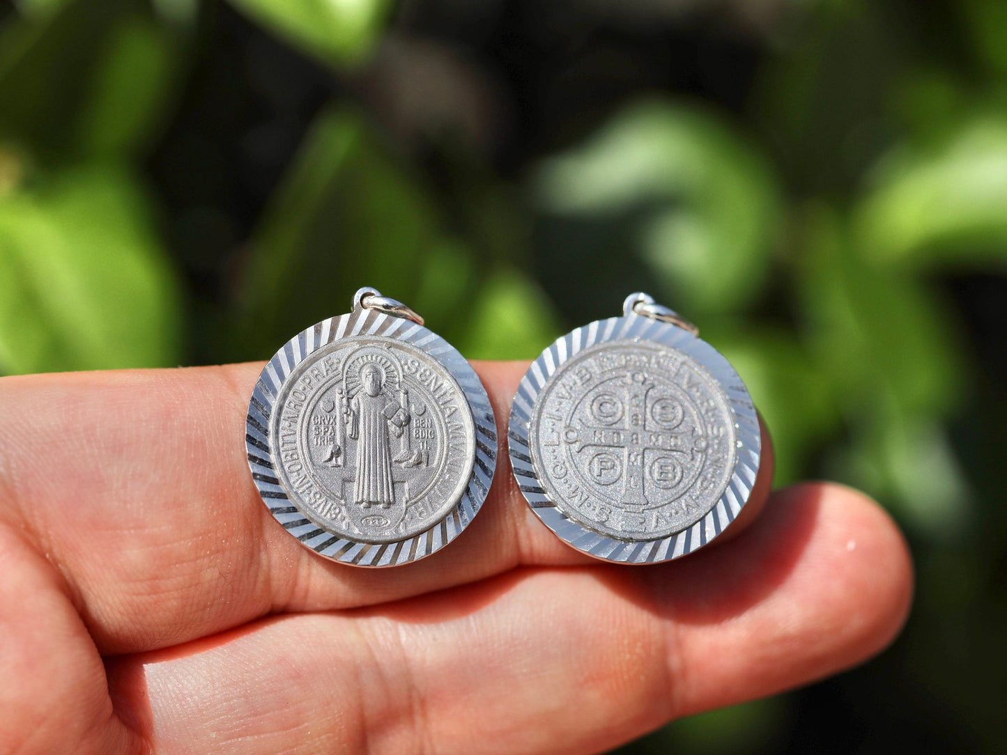 Medalla de San Benito, plata de ley 925, medalla redonda talla diamante, colgante unisex, medalla de cruz católica, medalla de protección, San Benito grande