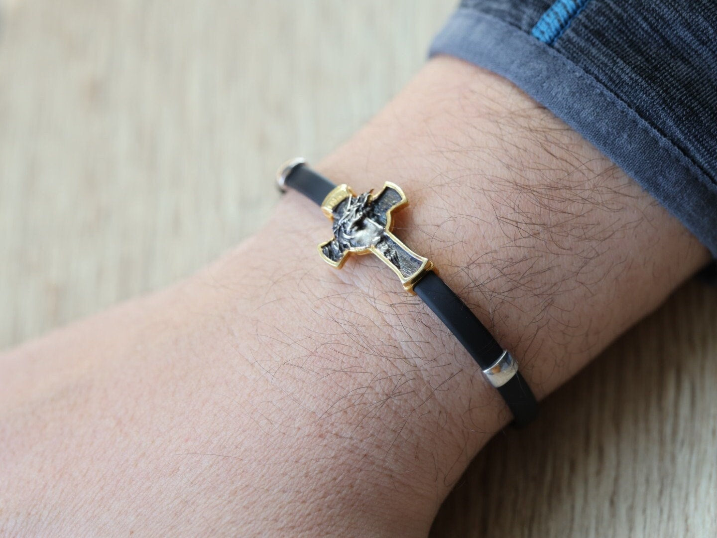 Pulsera cruzada para hombre, pulsera cruzada de plata de primera ley bañada en oro, pulsera de caucho natural con Rostro de Jesús, pulsera Rostro Santísimo