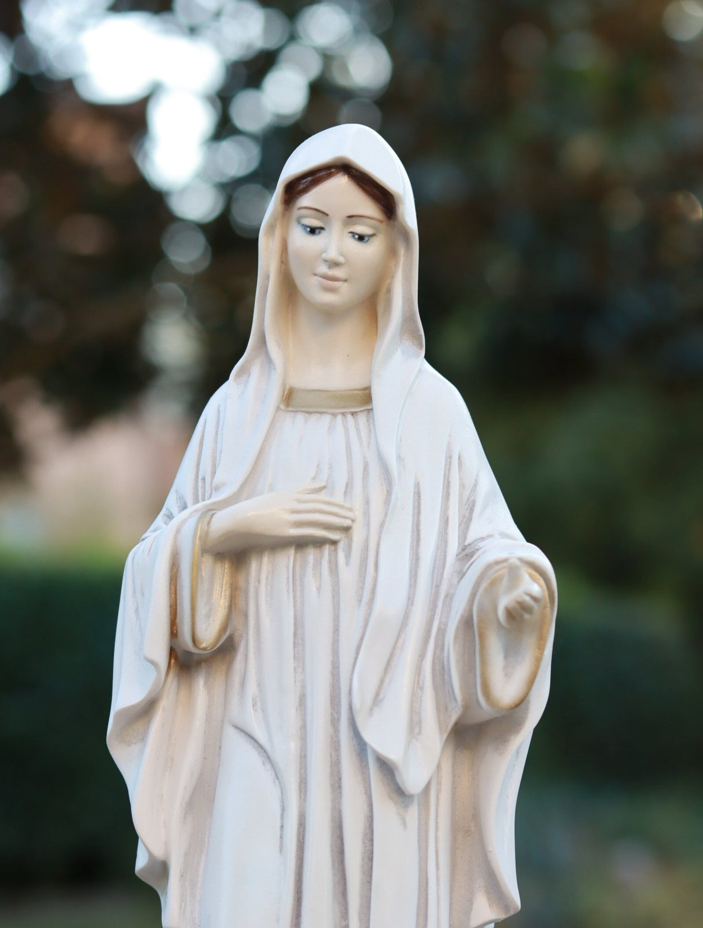 Estatua de la Reina de la Paz de Medjugorje de 16 pulgadas, estatua de 40 cm de Nuestra Señora, estatua católica del altar de la Madre María, estatua del jardín de la Virgen María