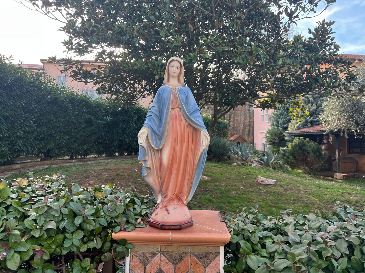 Estatua de Nuestra Señora de Gracia de 20 pulgadas. Estatua al aire libre de la Virgen María, estatua de polvo de mármol de Nuestra Señora, estatua del altar del hogar, estatua católica