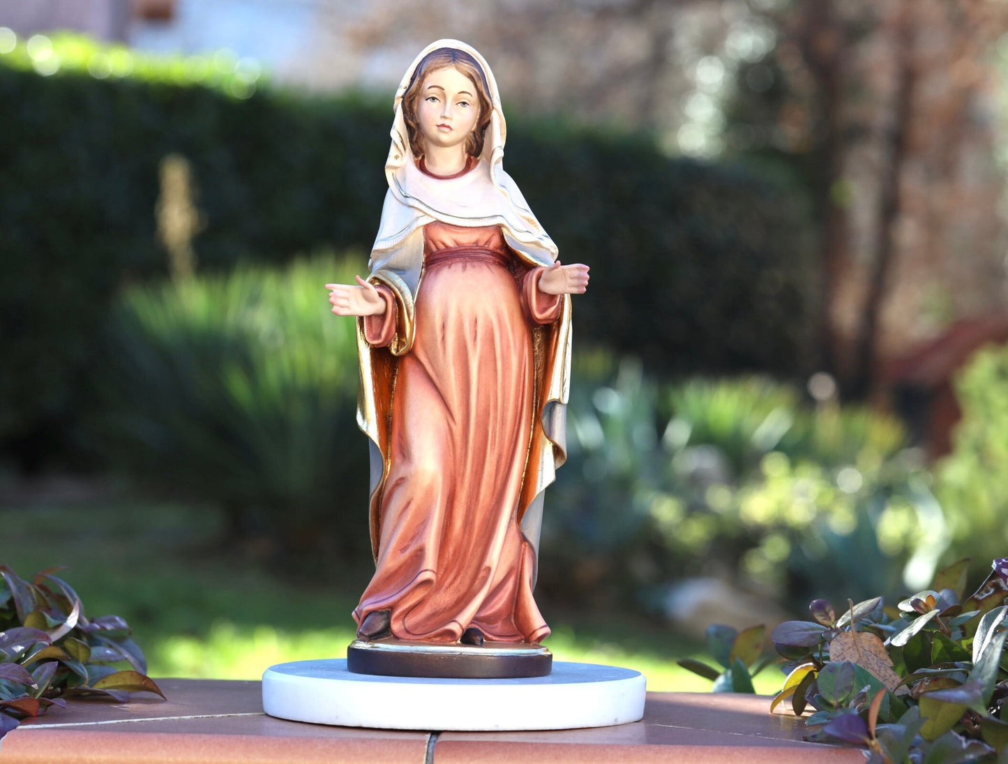 Estatua de madera de la Virgen María embarazada, Nuestra Señora hecha a mano de madera, estatua de madera de 12 pulgadas de nuestra Señora, estatua devocional pintada a mano de Nuestra Señora