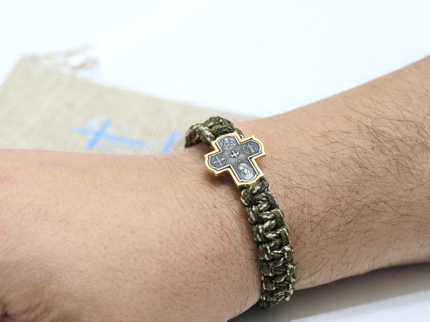 Pulsera cruzada paracord, pulsera cruzada de cuatro vías, pulsera táctica paracord para hombre, pulsera de hombre católico, San Benito, Espíritu Santo, cruz de 4 vías