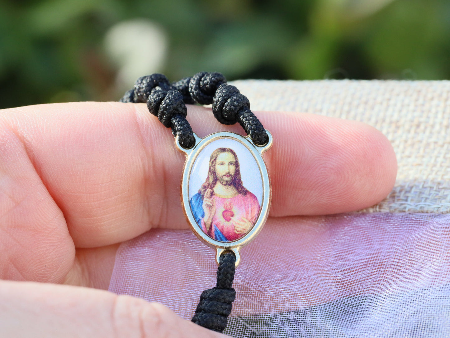 Rosario Desatadora de Nudos, Rosario Nuestra Señora que Desata Nudos, rosario bañado en oro, rosario anudado, rosario hecho a mano, rosario cordón negro