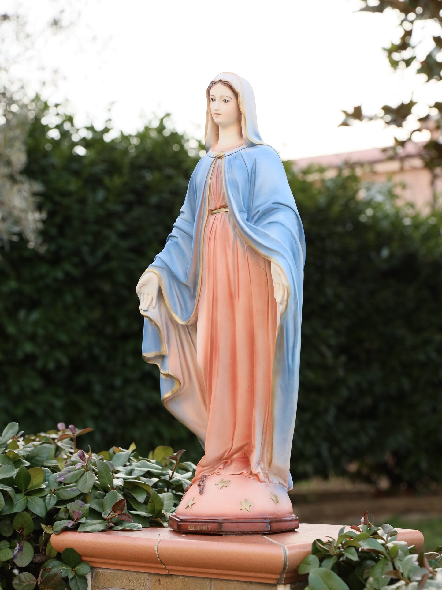 Estatua de Nuestra Señora de Gracia de 20 pulgadas. Estatua al aire libre de la Virgen María, estatua de polvo de mármol de Nuestra Señora, estatua del altar del hogar, estatua católica