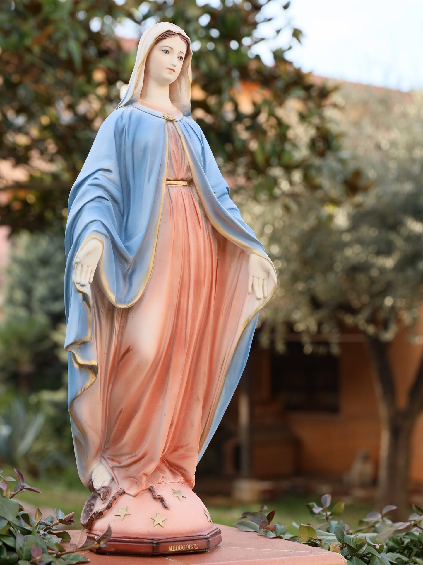 Estatua de Nuestra Señora de Gracia de 20 pulgadas. Estatua al aire libre de la Virgen María, estatua de polvo de mármol de Nuestra Señora, estatua del altar del hogar, estatua católica