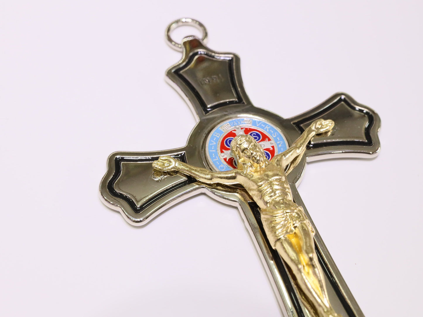 Crucifijo de pared de San Benito, crucifijo casero, cruz de protección de la casa, cruz de pared color plata, mudanza en regalo, crucifijo para sala de estar