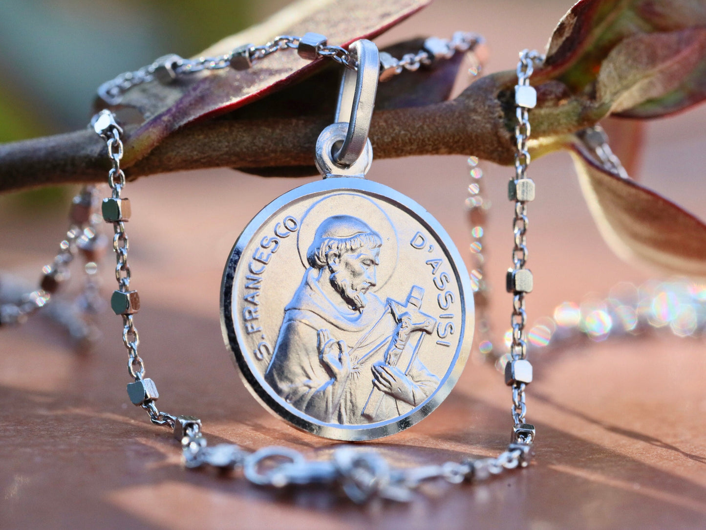 Medalla de San Francisco, medalla redonda de 15 mm, plata de ley 925, medalla de santo católico, medalla devocional para católicos, medalla de San Francisco de Asís