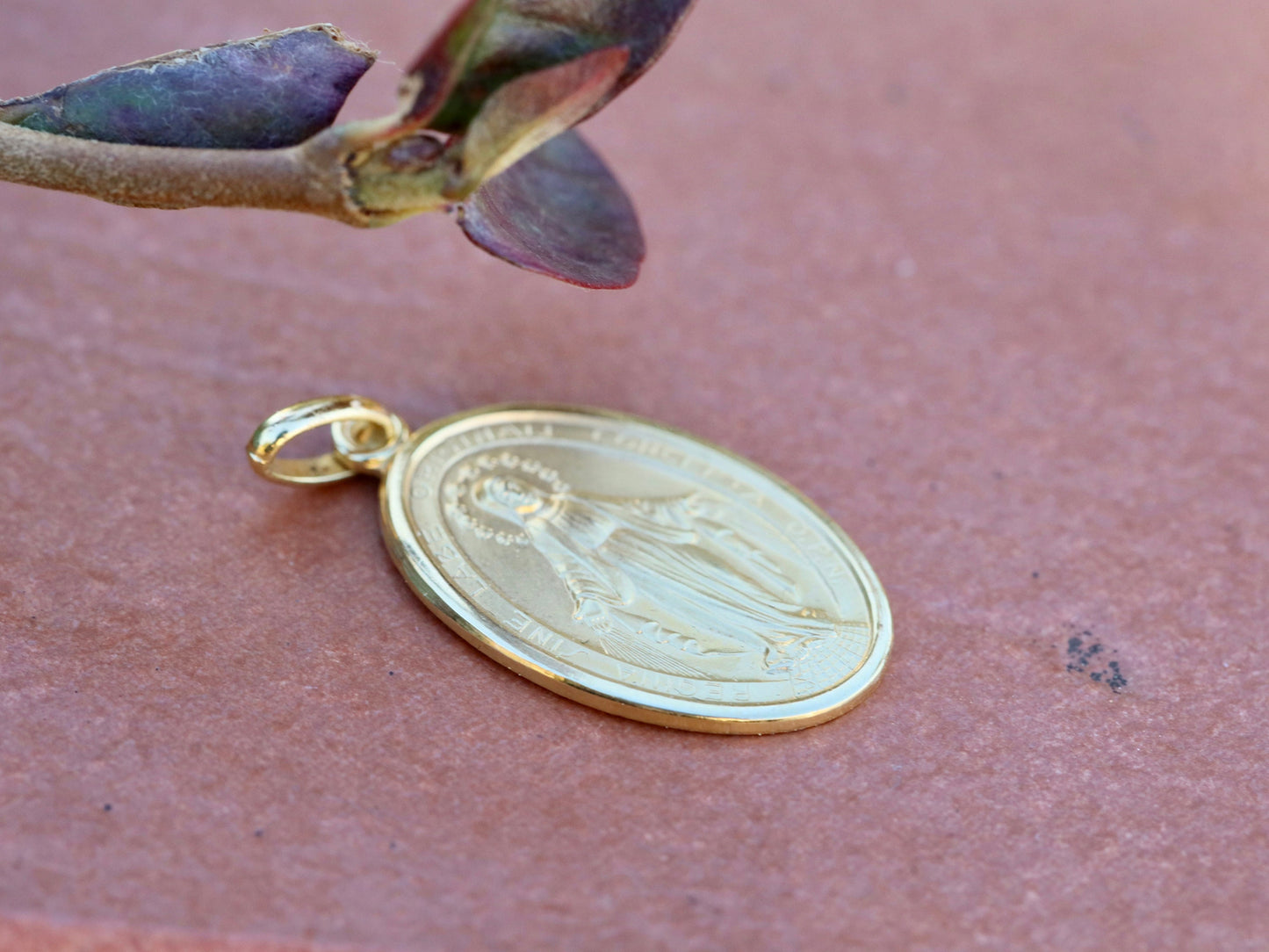 Medalla Milagrosa de plata de ley 925 chapada con collar de oro de 18 kt, collar de Nuestra Señora de Gracia de 18 pulgadas con colgante de 32 mm de Medjugorje