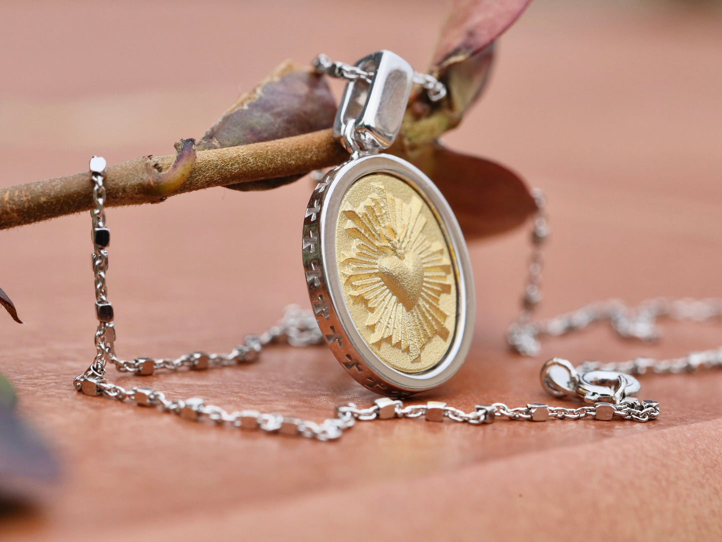 Medalla Ex Voto, medalla de plata de ley 925 con baño de oro, medalla de ofrenda votiva a un santo, medalla del Sagrado Corazón, medalla católica para mujer