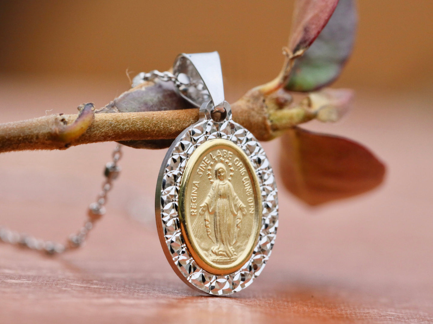 Wunderbare Medaille für Frauen, Medaille aus Sterlingsilber, vergoldete Medaille im Diamantschliff, mittelgroße Medaille mit 18-Karat-Vergoldung, Geschenk für Frauen