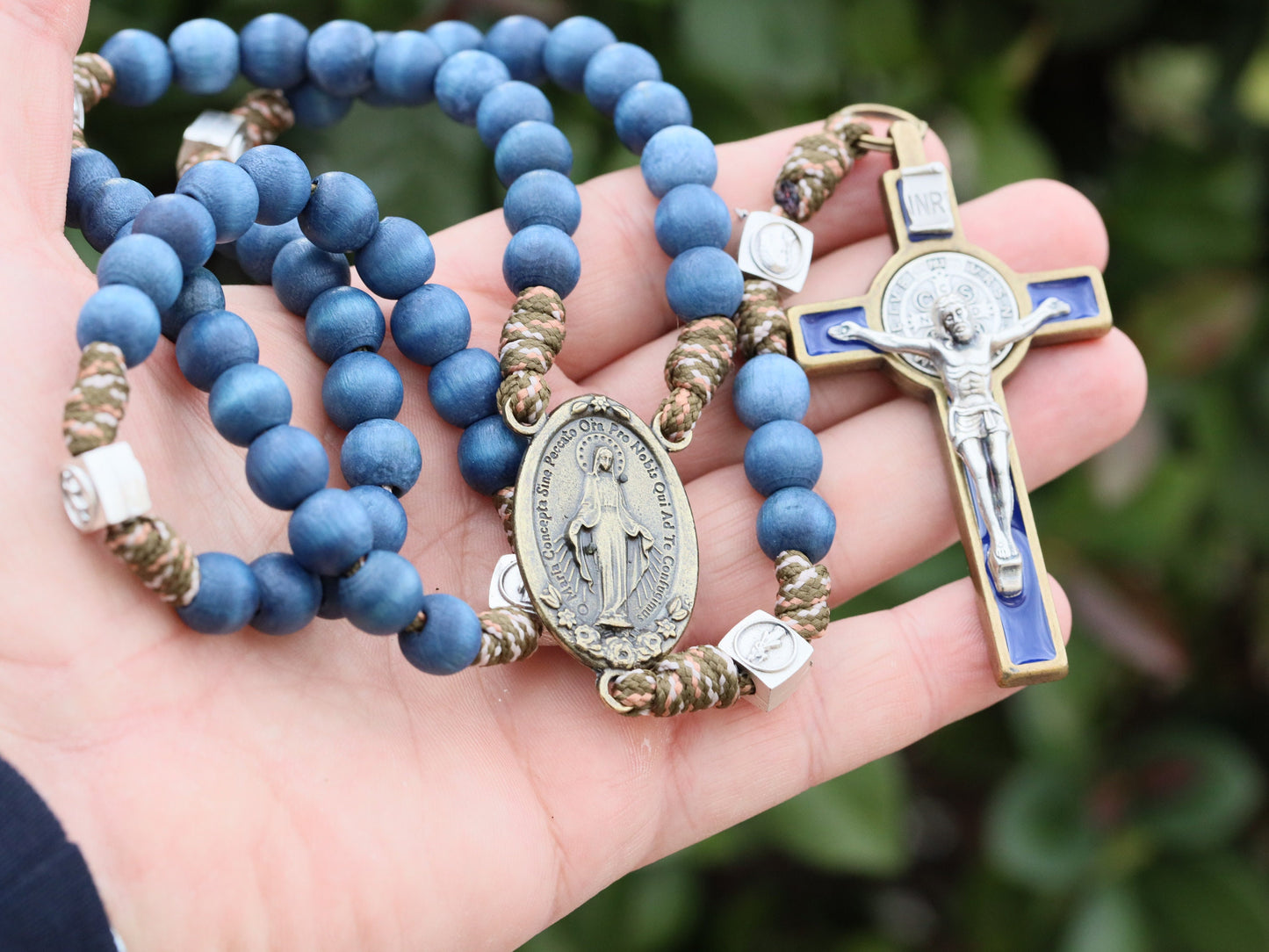 Rosario paracord para hombre, cuentas de rosario azul marino, rosario católico grande, rosario con crucifijo de San Benito y Medalla Milagrosa, regalo para hombre