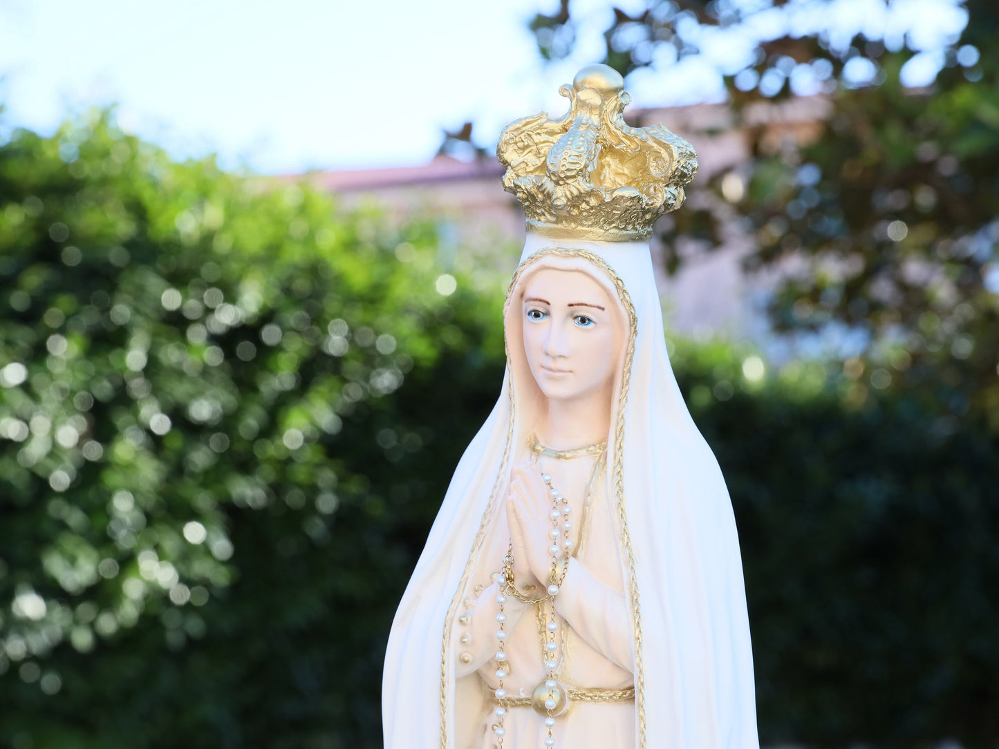 Estatua de Nuestra Señora de Fátima, estatua de la Virgen María de 60 cm, estatua de Nuestra Señora con rosas, estatua del altar del hogar, estatua de jardín en polvo de mármol
