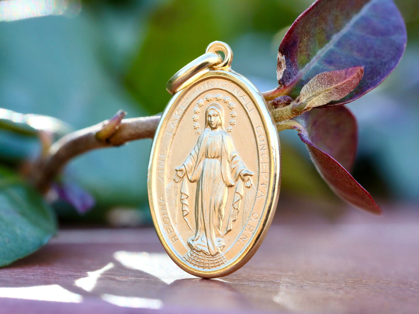Medalla Milagrosa de plata de primera ley 925 con baño de oro de 18 kt, collar de plata relleno de oro de 18 pulgadas de Nuestra Señora de Gracia, colgante de la Medalla Milagrosa