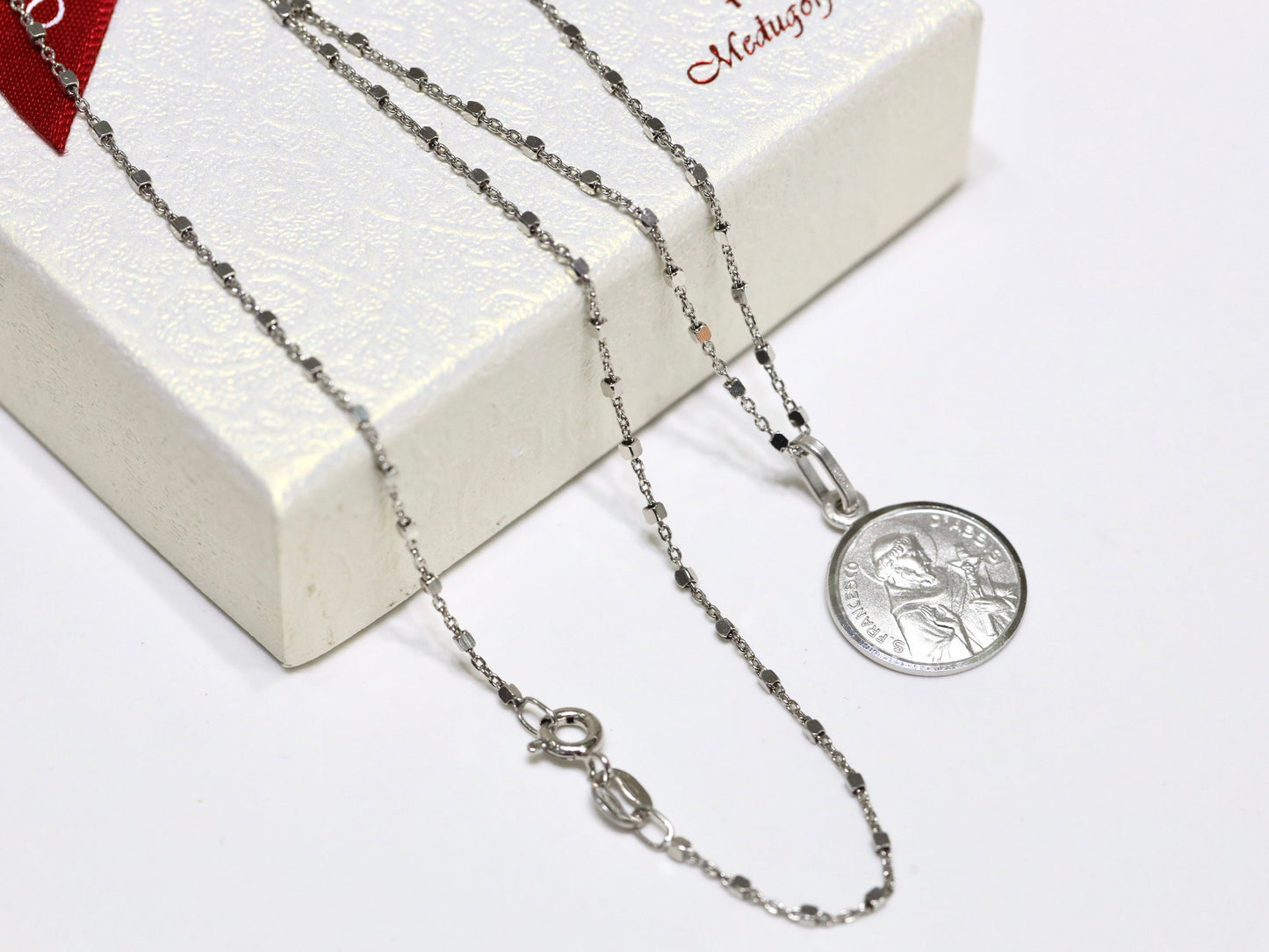 Medalla de San Francisco, medalla de plata de ley 925, medalla de tamaño mediano de San Francisco de Asís, medalla de santo católico para mujeres, medalla devocional