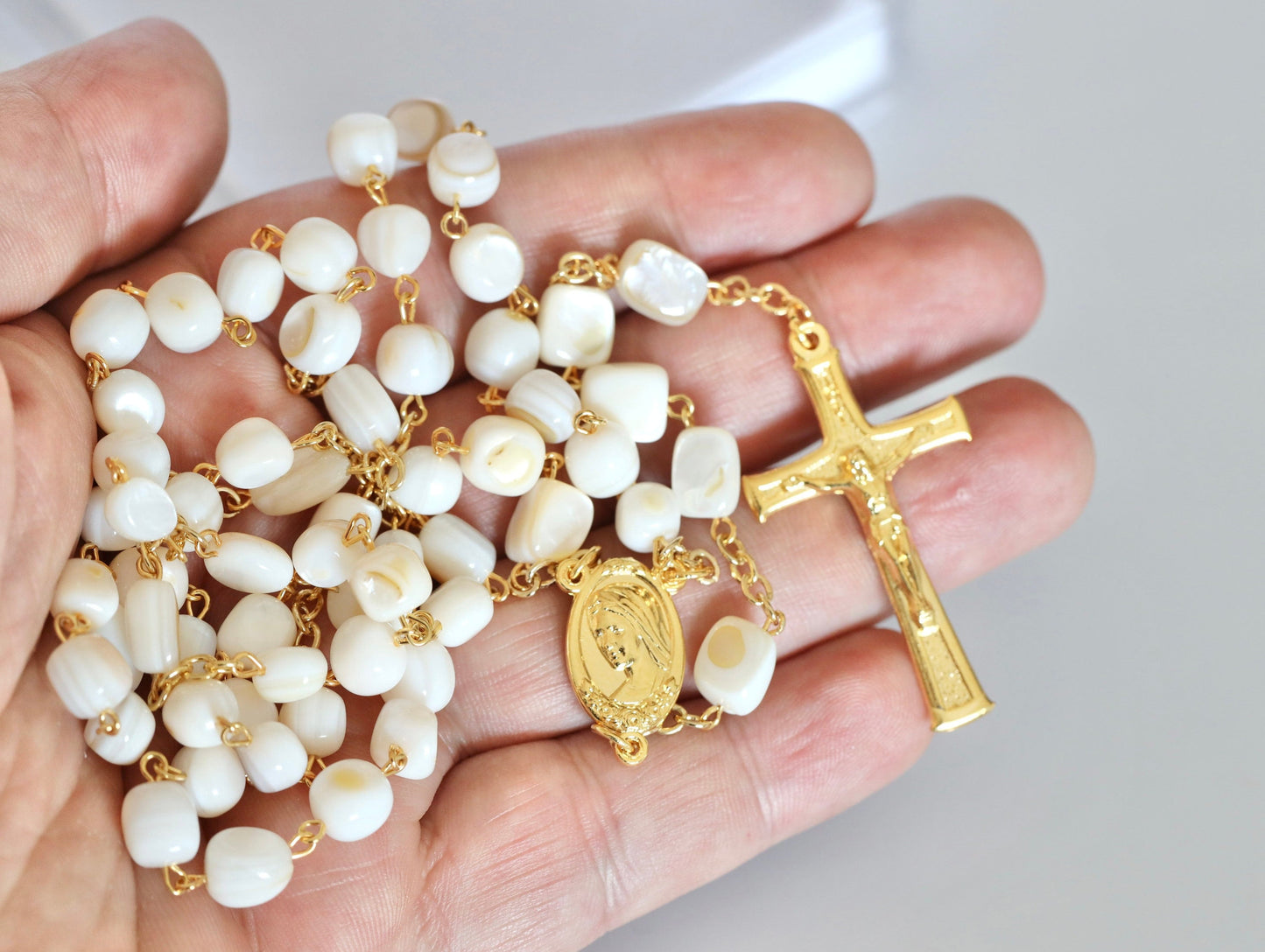 Rosario de nácar, rosario de conchas, rosario de perlas blancas, rosario de Medjugorje, rosario hecho a mano, rosario chapado en oro, rosario de la Divina Misericordia