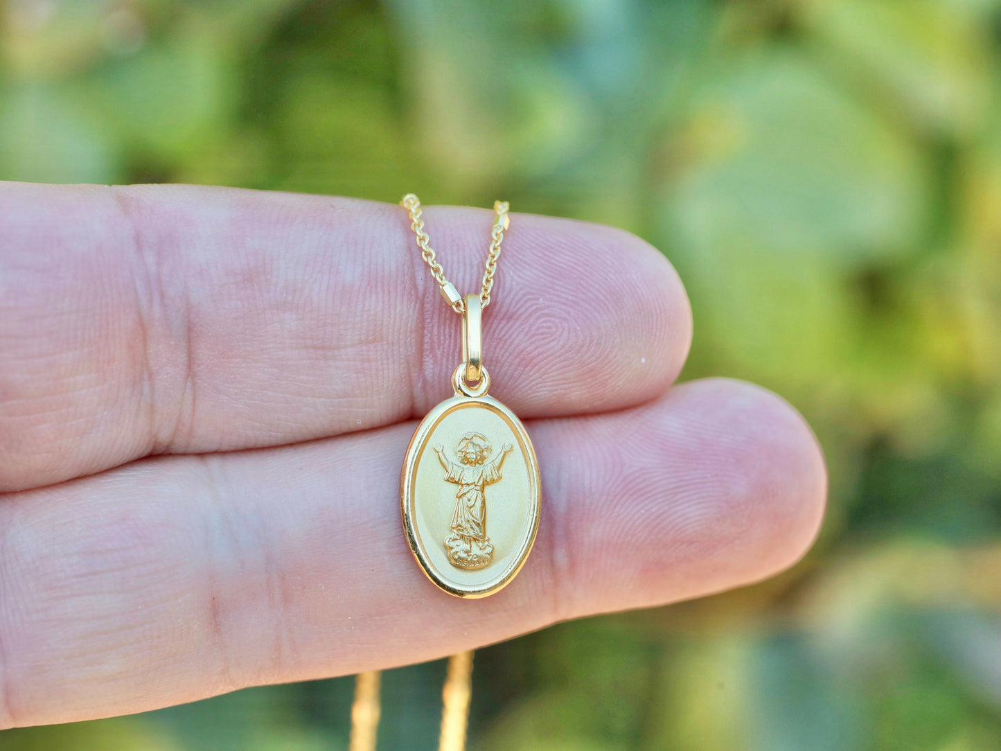 Medalla Divino Nino, medalla Divino niño, plata de primera ley 925 chapada en oro de 18k, medalla devocional católica, medalla pequeña para adolescente