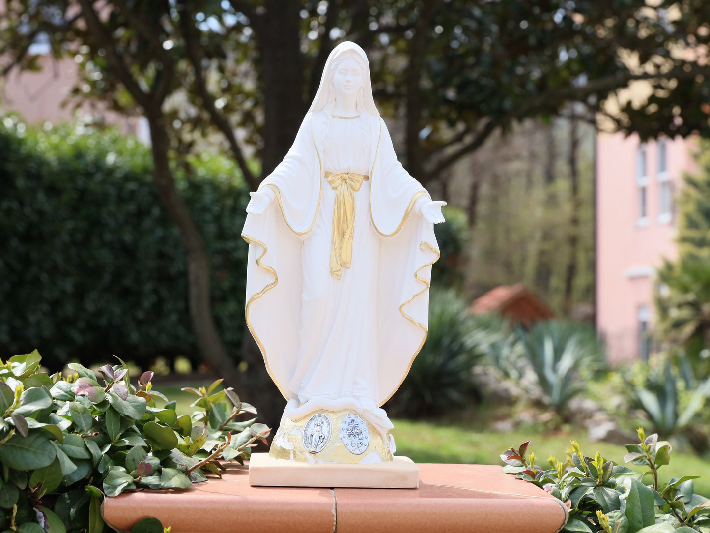 Nuestra Señora de la Meda Milagrosa, estatua de la Virgen María de 40 cm, estatua del altar del hogar, estatua de la Virgen María con Medalla Milagrosa, estatua de polvo de mármol