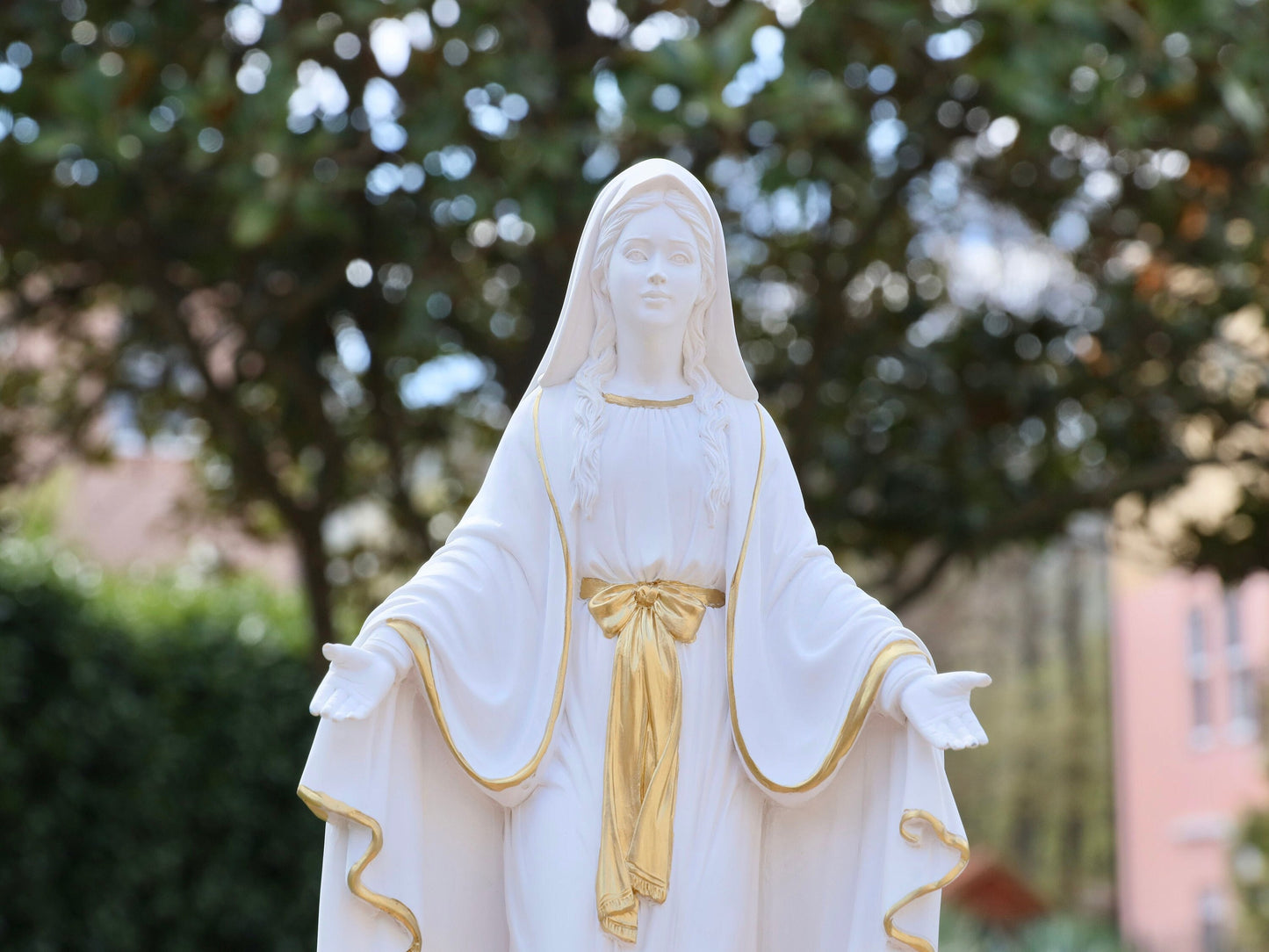Nuestra Señora de la Meda Milagrosa, estatua de la Virgen María de 40 cm, estatua del altar del hogar, estatua de la Virgen María con Medalla Milagrosa, estatua de polvo de mármol