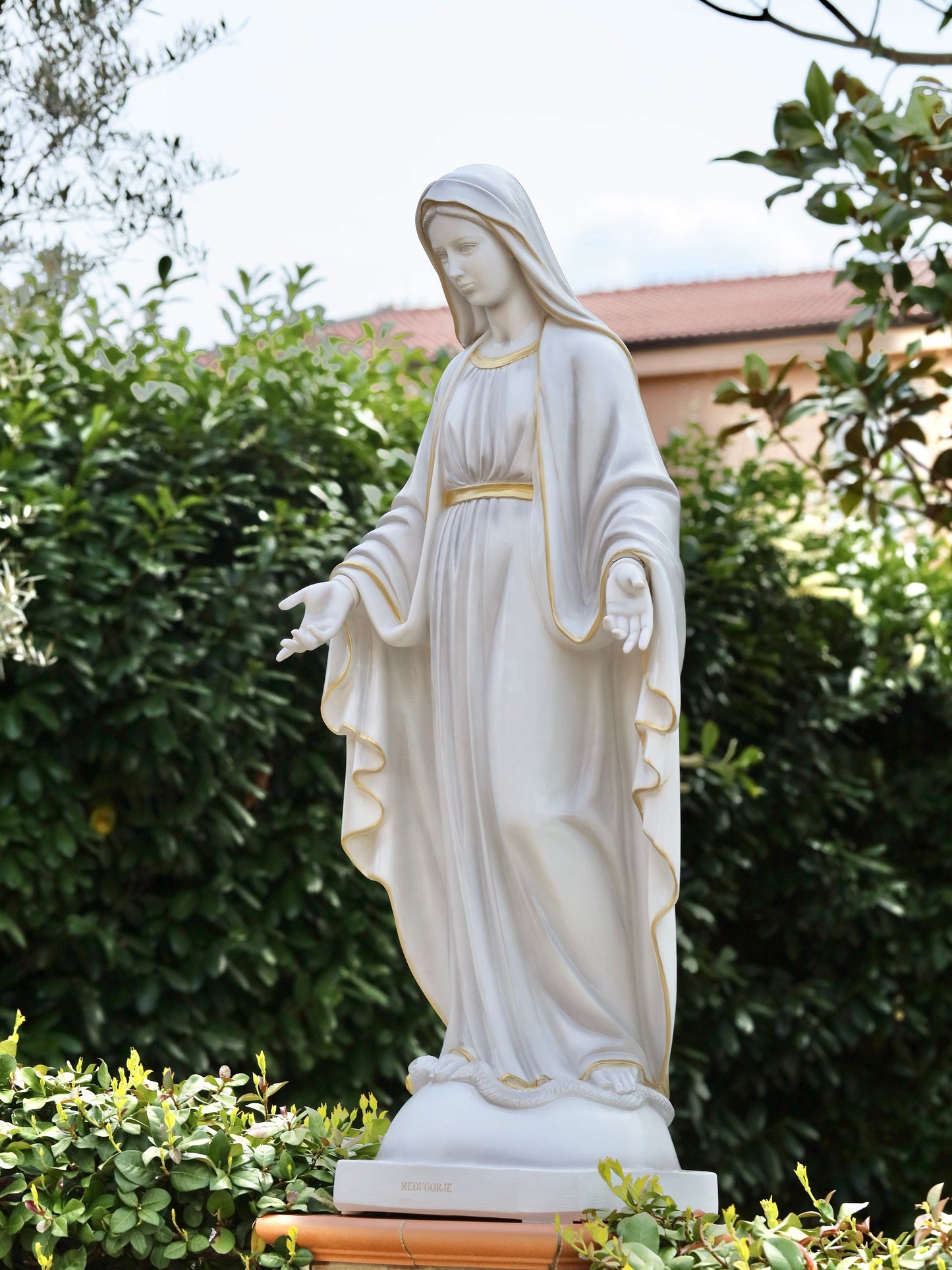 Estatua de jardín de la Virgen María, estatua de Nuestra Señora de 43 pulgadas, estatua de polvo de mármol de Nuestra Señora de Gracia, estatua de 110 cm de la Virgen María, altar del hogar