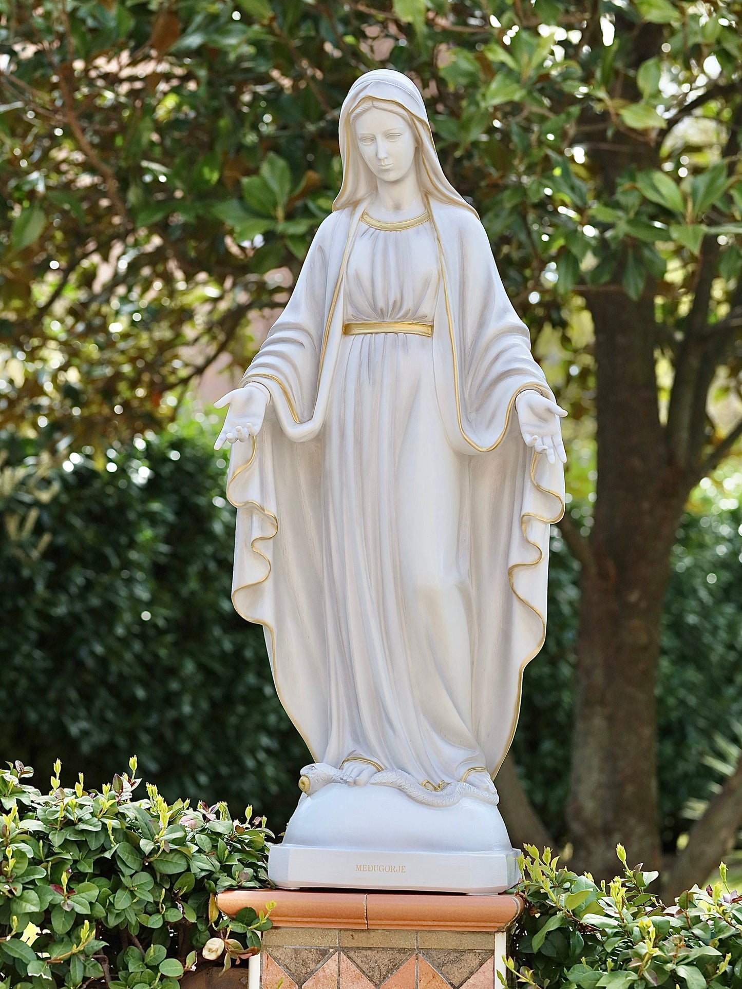 Estatua de jardín de la Virgen María, estatua de Nuestra Señora de 43 pulgadas, estatua de polvo de mármol de Nuestra Señora de Gracia, estatua de 110 cm de la Virgen María, altar del hogar