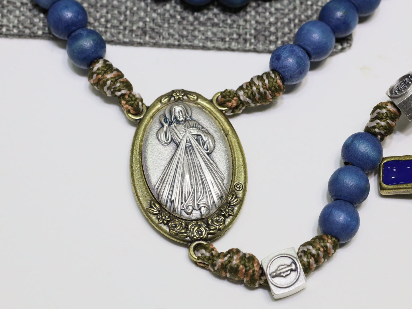Large Woden rosary, parcord rosary, St Benedict crucifix rosary, Divine Mercy Queen of Peace rosary, 10 mom beads catholic rosary for man