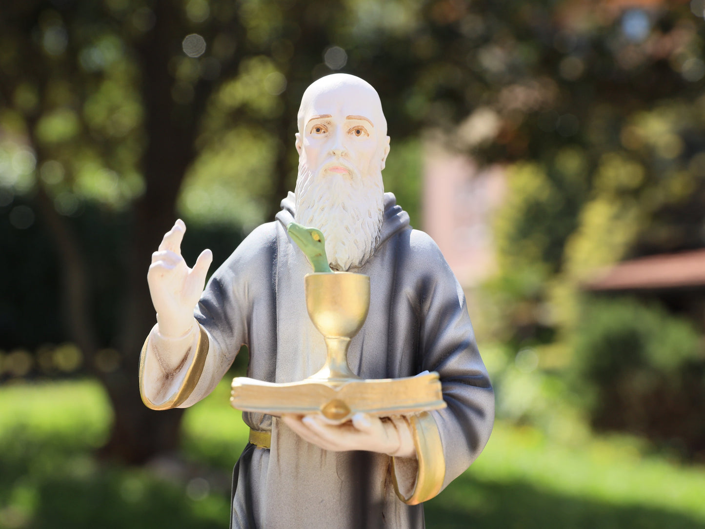Estatua de San Benito, estatua del Santo Padre Benedicto de 30 cm, estatua con medalla de San Benito, estatua católica del altar del hogar, estatua de protección contra el mal