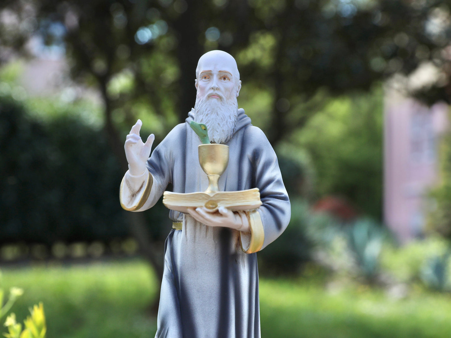 Estatua de San Benito, estatua del Santo Padre Benedicto de 30 cm, estatua con medalla de San Benito, estatua católica del altar del hogar, estatua de protección contra el mal