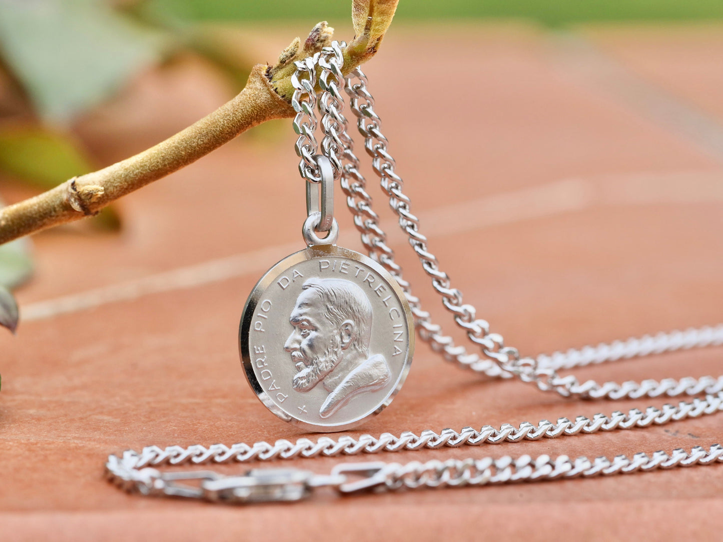 Medalla del Padre Pío de tamaño mediano, plata de ley 925, medalla de San Pío de Pietricina, medalla de 17 mm para hombre o mujer, medalla del santo católico,