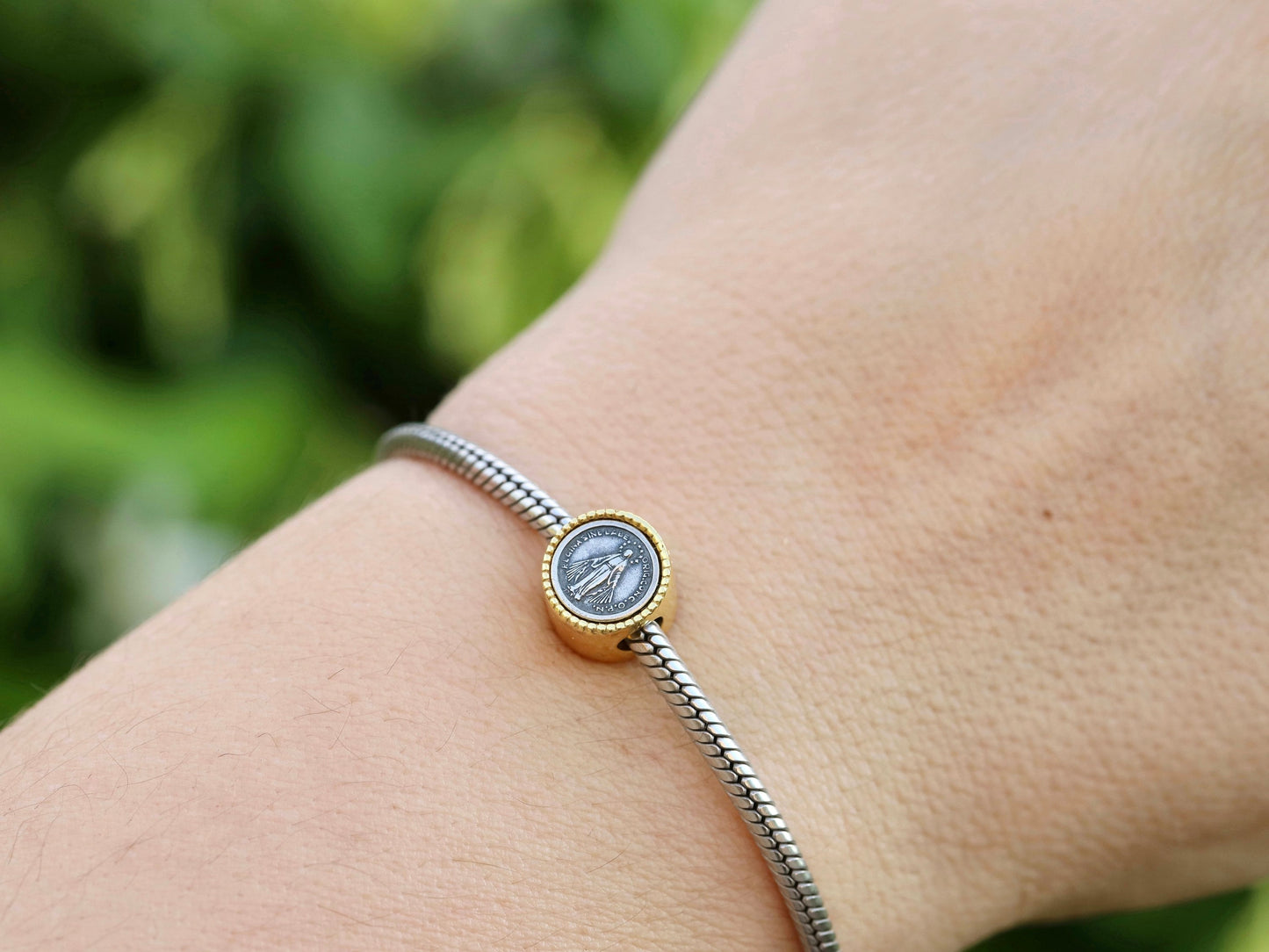 Encanto de la Medalla Milagrosa compatible con Pandora, encanto de plata de ley 925, encanto católico para pulsera, encanto de Nuestra Señora de Gracia, regalo para adolescentes