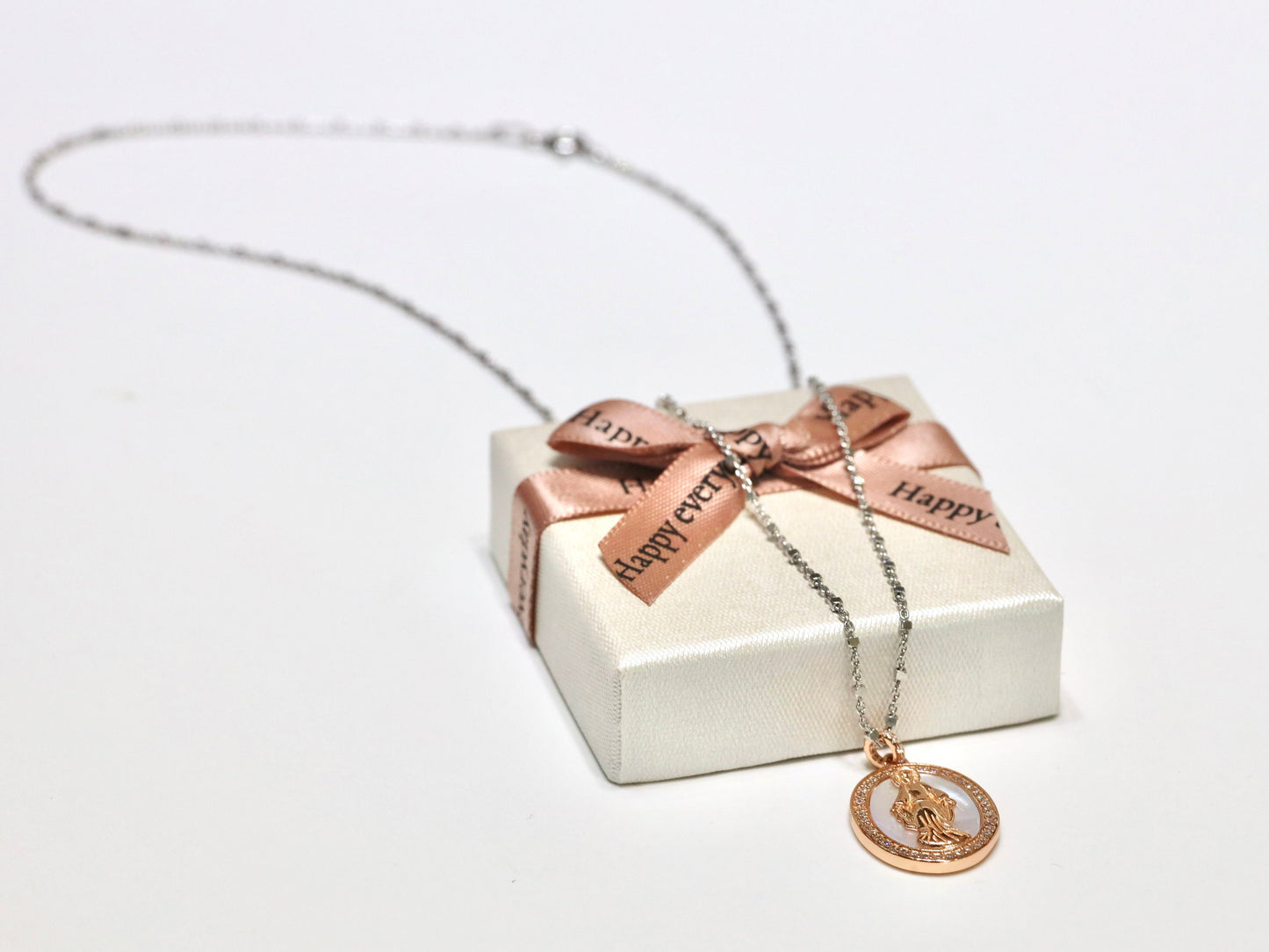 Collar de Nuestra Señora de Gracia, collar de plata de ley de oro rosa, collar de nácar, collar de 18 o 20 pulgadas para mujeres católicas