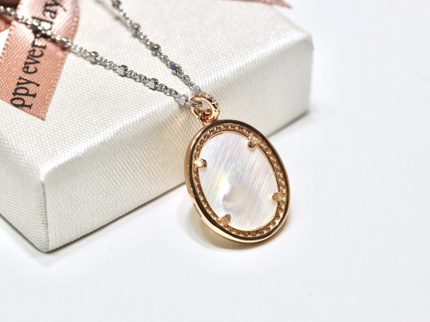 Collar de Nuestra Señora de Gracia, collar de plata de ley de oro rosa, collar de nácar, collar de 18 o 20 pulgadas para mujeres católicas