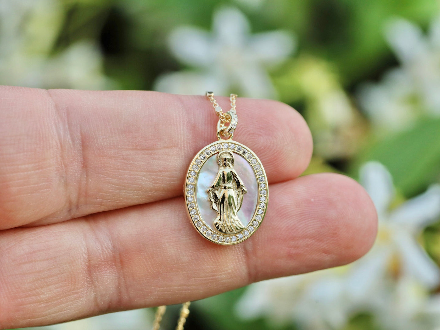 Collar Nuestra Señora de Gracia, oro de 18 kt sobre collar Virgen María de plata de ley, collar de nácar de 18 o 20 pulgadas, collar moderno
