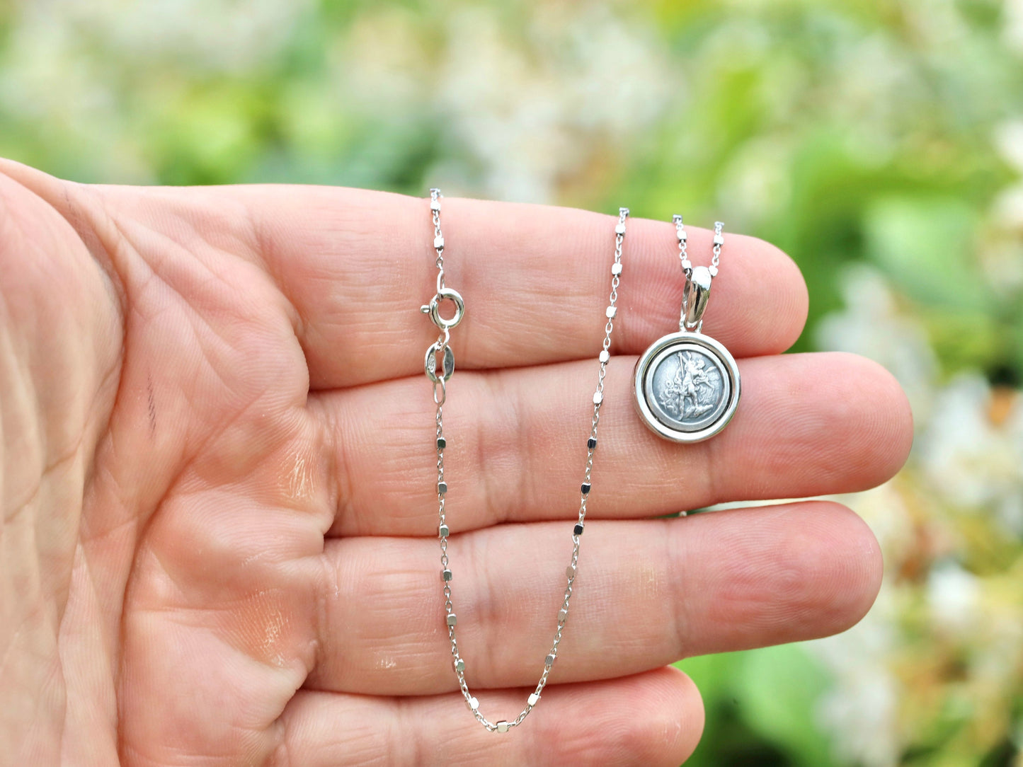 Colgante de San Miguel, plata de ley 925, colgante de collar redondo de 14 mm, encanto del arcángel Miguel, colgante de protección católica para adolescentes