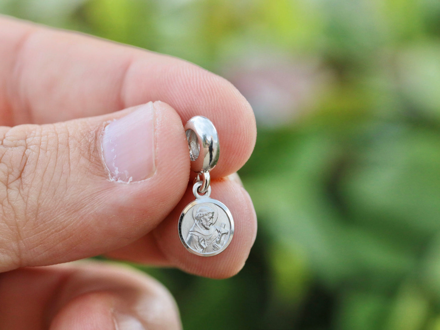 Santos católicos compatibles con Pandora en miniatura, encanto de pulsera de estilo europeo, regalo para mujeres católicas, encanto de santo católico coleccionable