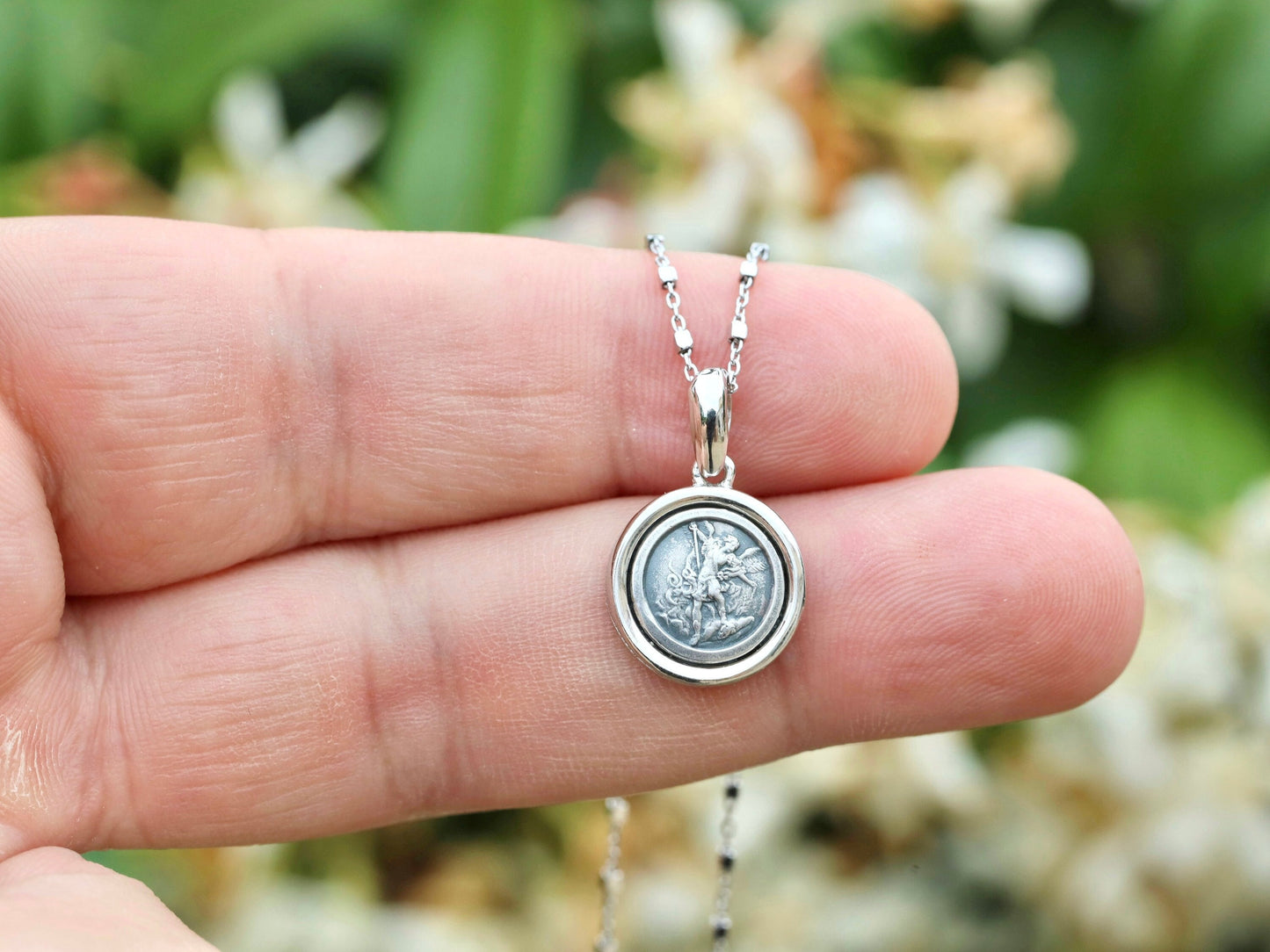 Colgante de San Miguel, plata de ley 925, colgante de collar redondo de 14 mm, encanto del arcángel Miguel, colgante de protección católica para adolescentes