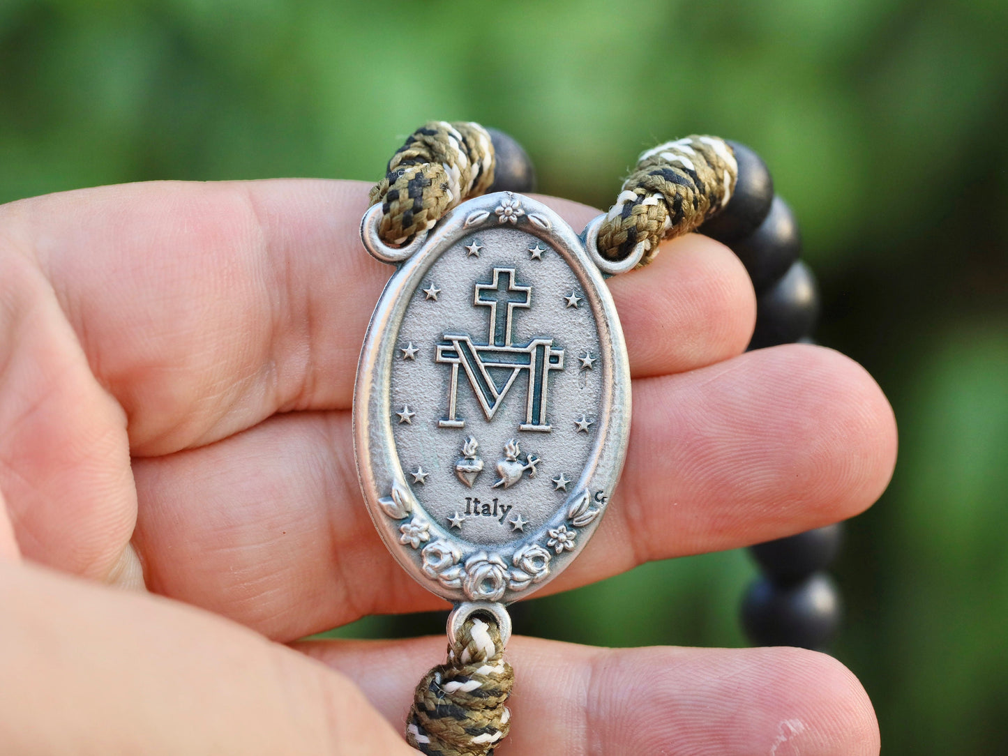 Rosario grande de madera de acacia con crucifijo de San Benito y medalla milagrosa, ideal para hombres católicos