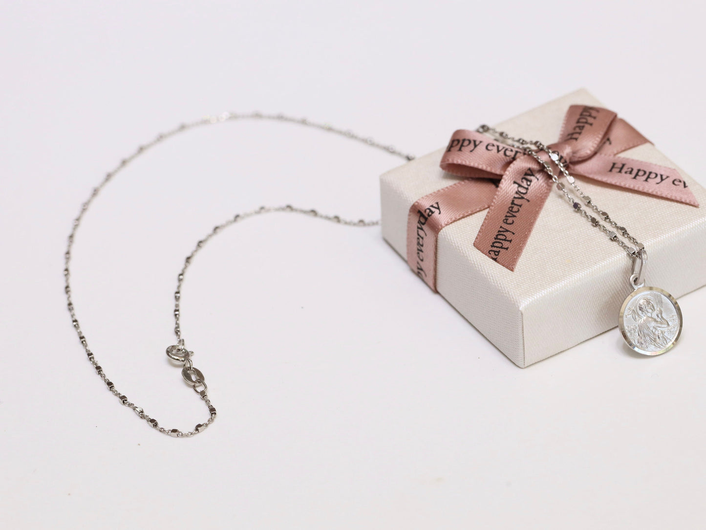 Medalla de San Juan Bautista redonda de plata de ley 925 de 13 mm - Diseño minimalista y unisex