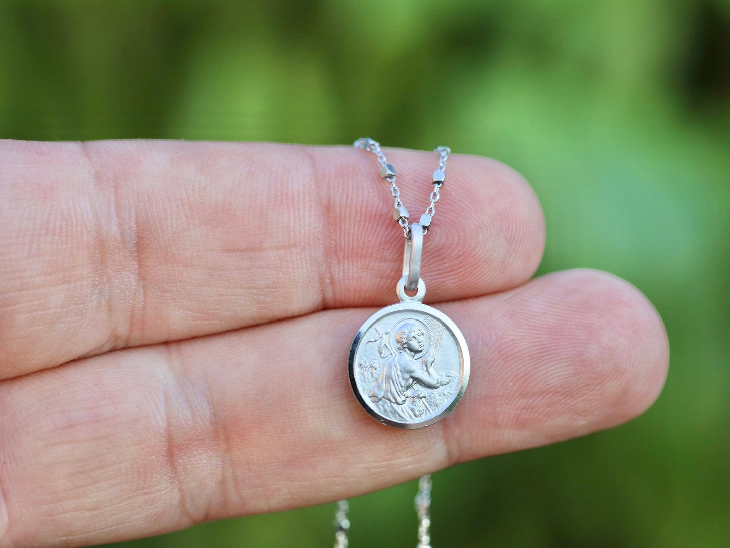 Medalla de San Juan Bautista redonda de plata de ley 925 de 13 mm - Diseño minimalista y unisex