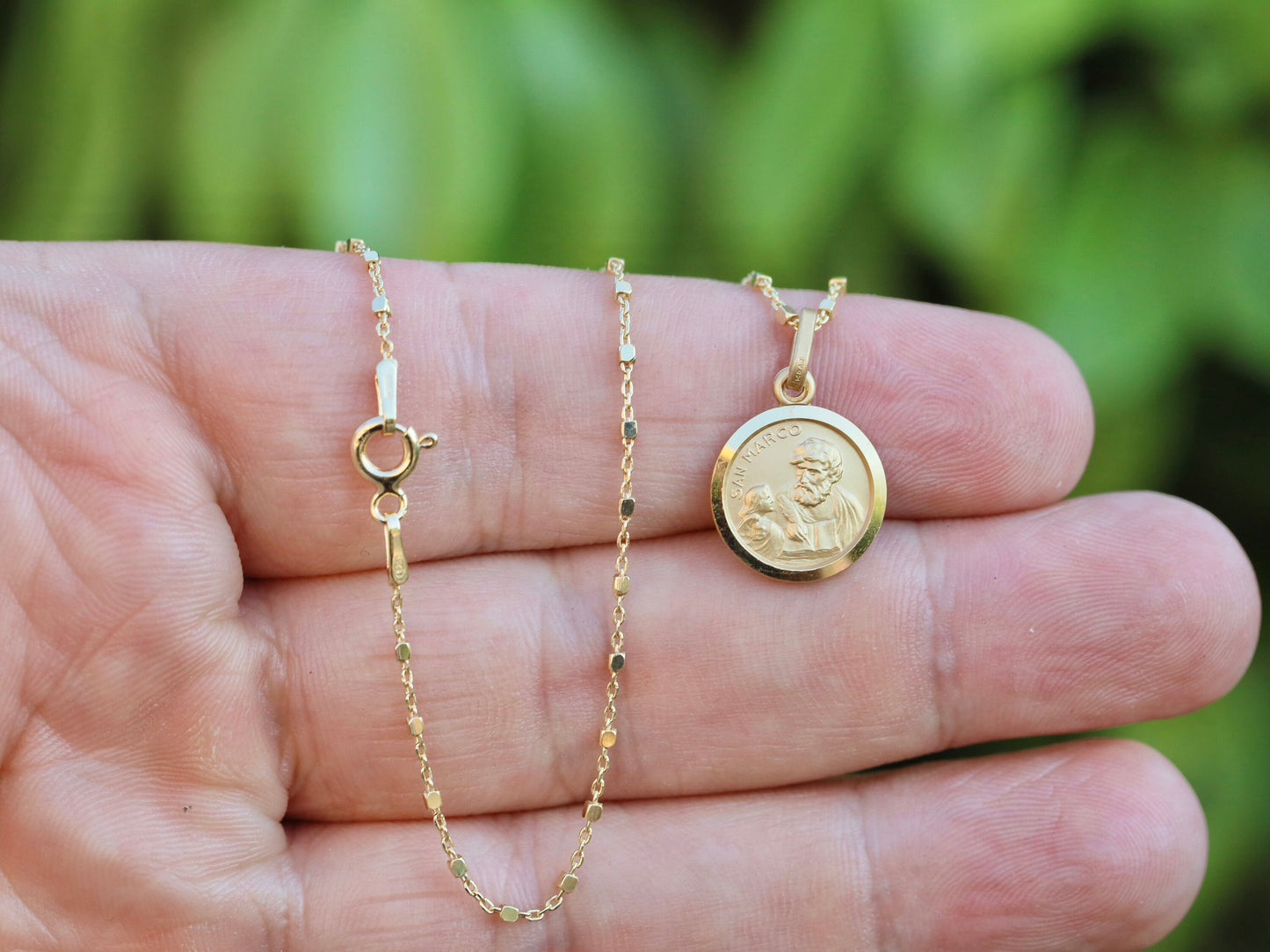 Medalla en miniatura de San Marcos, 13 mm, plata de ley 925 chapada en oro de 18 kt, talla diamante
