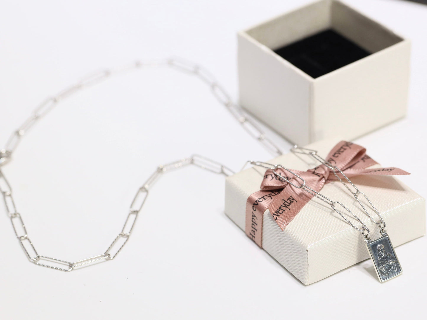 Collar católico escapulario de plata de ley rodiada para elegancia en capas, collar escapulario de plata, collar para mujeres católicas
