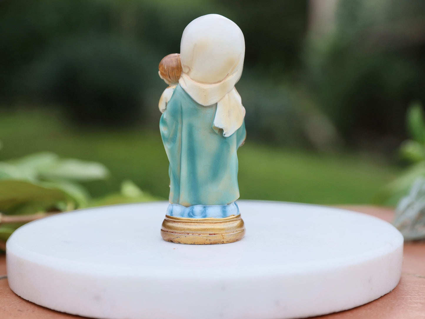 Estatua en miniatura pintada al óleo de Nuestra Señora del Rosario | Perfecto para niños católicos y coleccionistas | Tamaño 9 cm Virgen María con el Niño Jesús