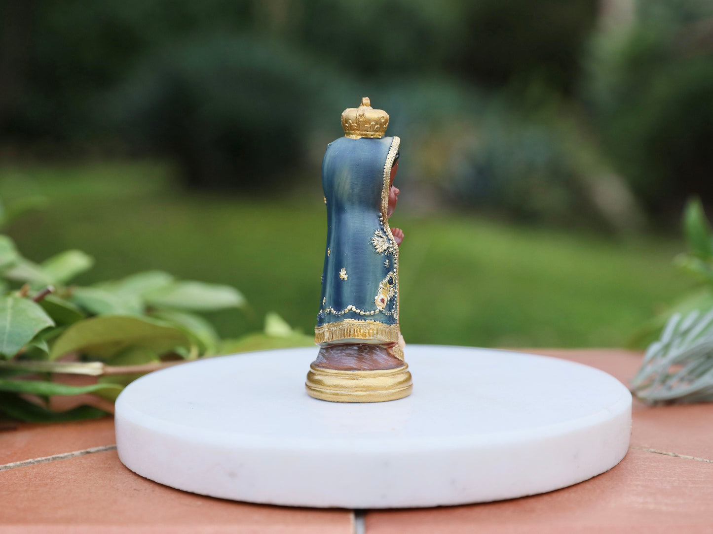 Estatua en miniatura de Nuestra Señora Apriceada pintada a mano - 9 cm, estilo religioso minimalista