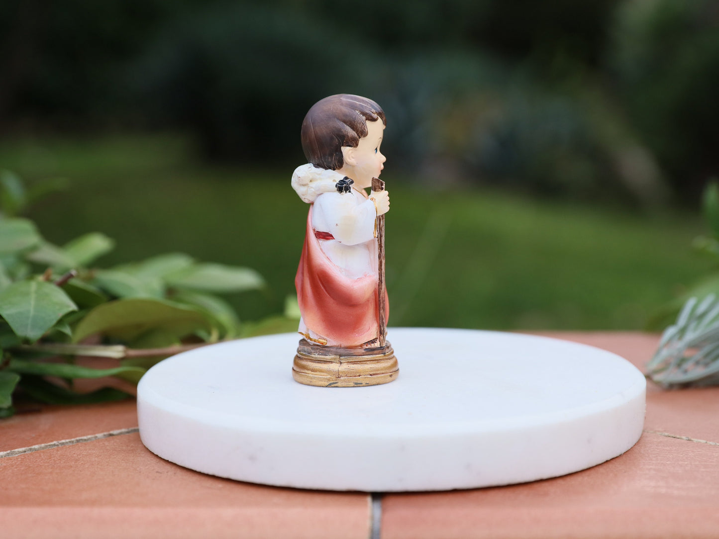 Estatua en miniatura del Buen Pastor: guía, protector, sanador y fuente de curación espiritual, estatua de Jesús el Pastor en miniatura de 9 cm