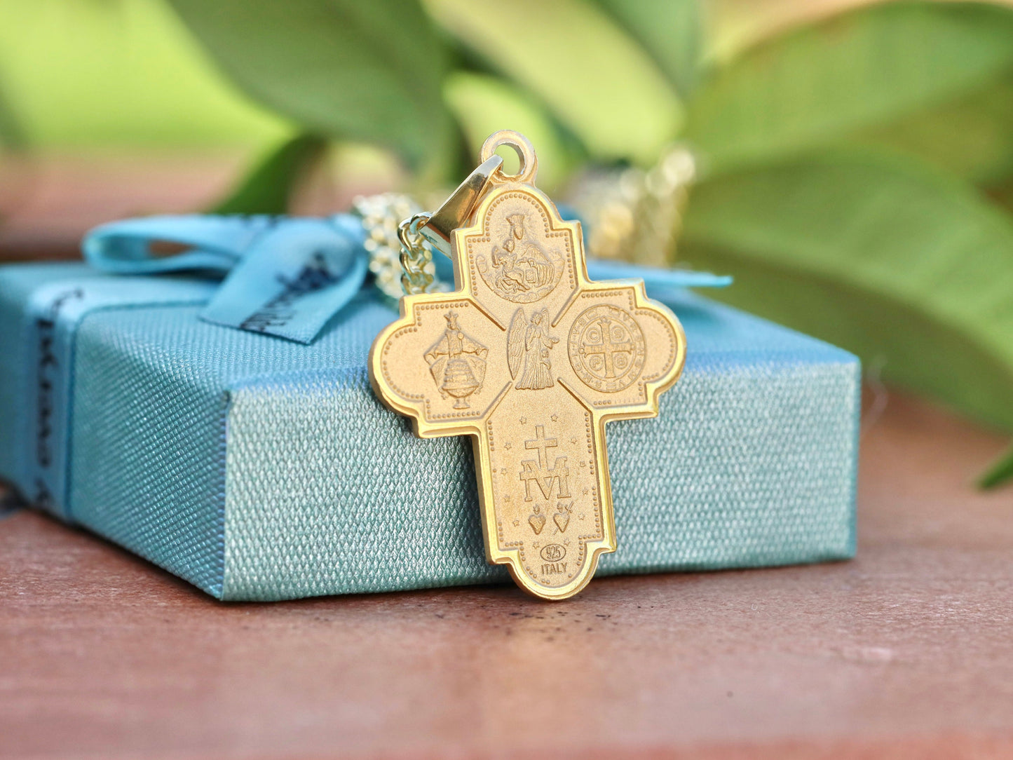 Cruz de 4 vías de plata de ley, cruz chapada en oro de 18 kt, cruz con santos devocionales, cruz escapulario, cruz medalla milagrosa