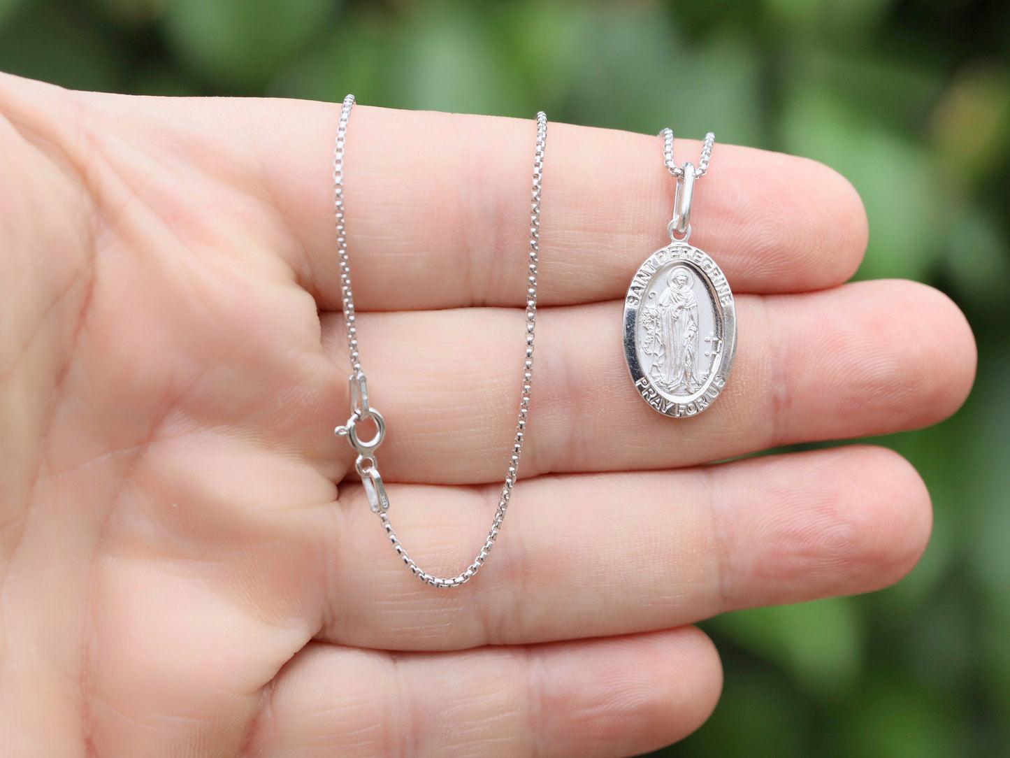 Medalla Ovalada de San Peregrino - Protector del Cáncer - Colgante o collar unisex, colgante de plata de ley de San Peregrino,