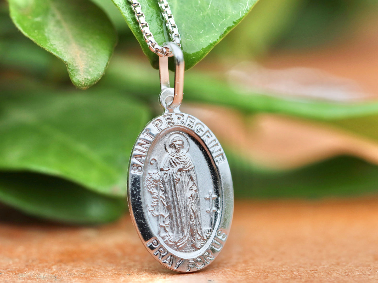 Medalla Ovalada de San Peregrino - Protector del Cáncer - Colgante o collar unisex, colgante de plata de ley de San Peregrino,