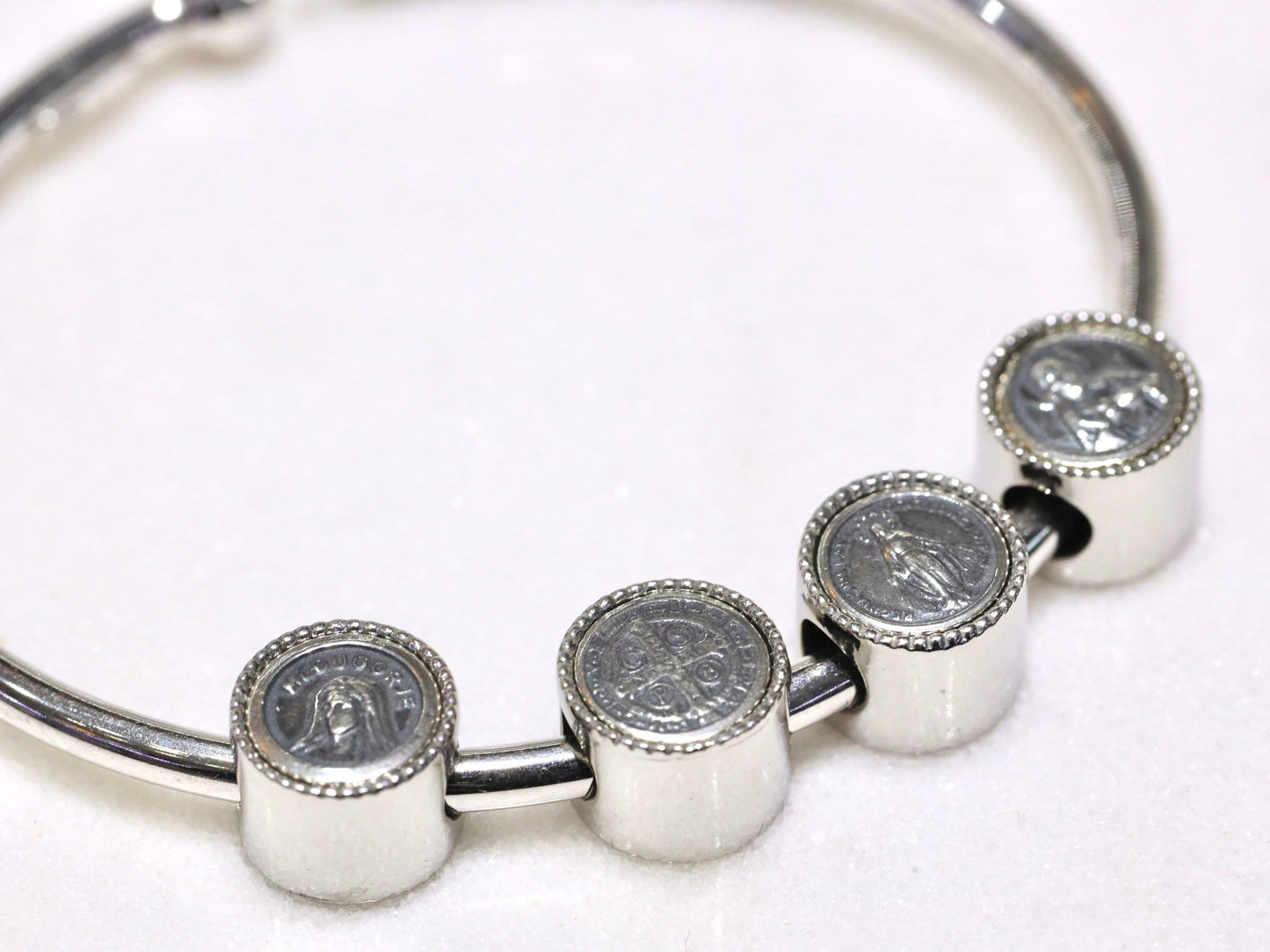 Encanto en miniatura para pulsera estilo Pandora, amuletos católicos para pulsera Pandora, Medalla Milagrosa Medalla Escapulario San Benito Medjugorje