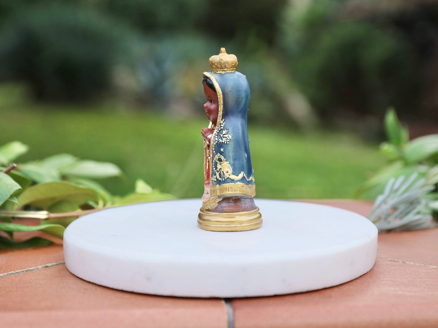 Estatua en miniatura de Nuestra Señora Apriceada pintada a mano - 9 cm, estilo religioso minimalista