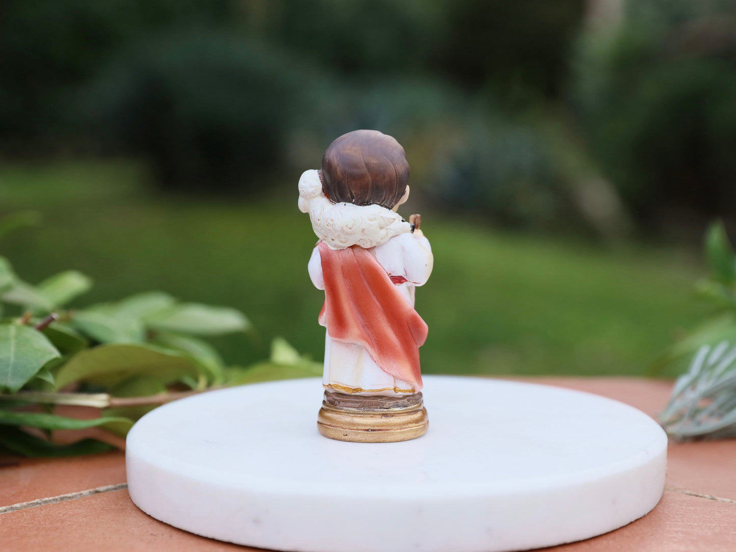 Estatua en miniatura del Buen Pastor: guía, protector, sanador y fuente de curación espiritual, estatua de Jesús el Pastor en miniatura de 9 cm