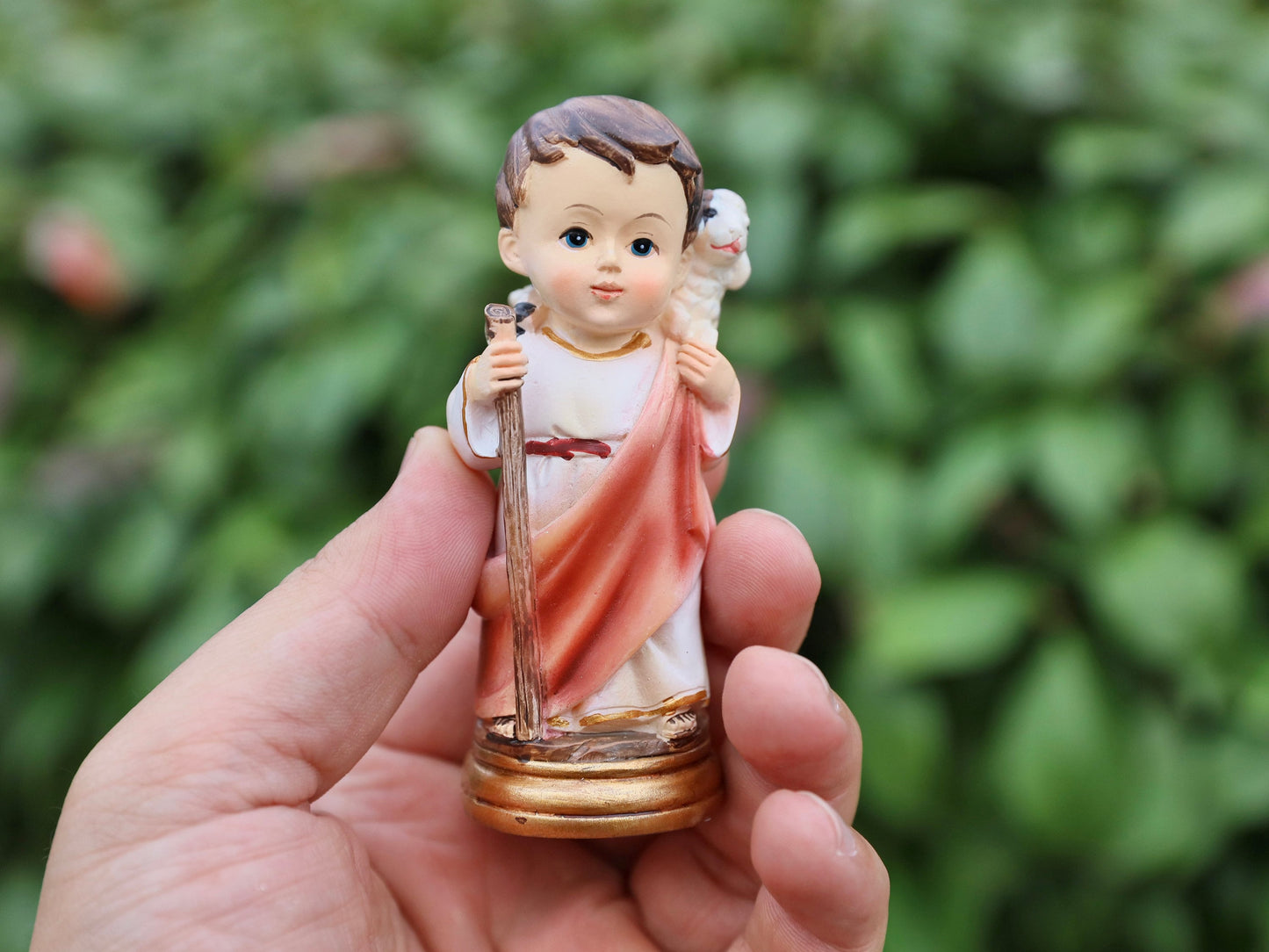 Estatua en miniatura del Buen Pastor: guía, protector, sanador y fuente de curación espiritual, estatua de Jesús el Pastor en miniatura de 9 cm